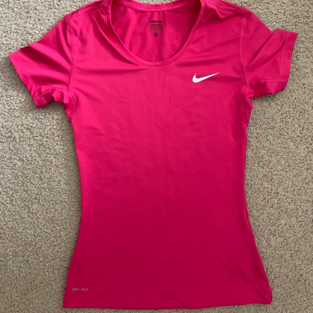 fitted spandex nike athletic shirt
